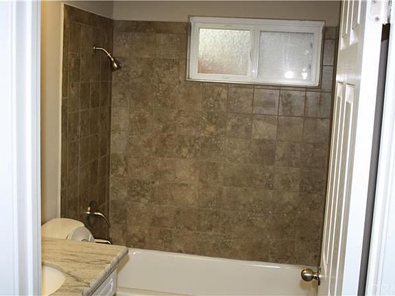5th image of 4630 Glen St