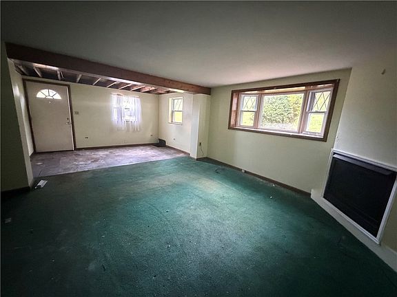 2nd image of 165 Blackhawk Rd
