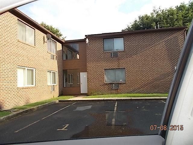 2nd image of 43 W Willow St APT 10