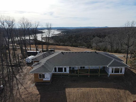 3rd image of 408 Noe Creek Rd