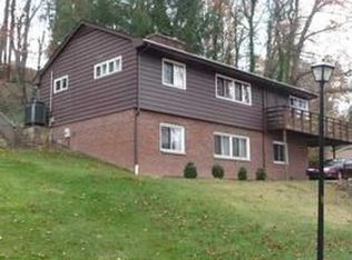2115 Stratford Rd, South Charleston, WV 25303
