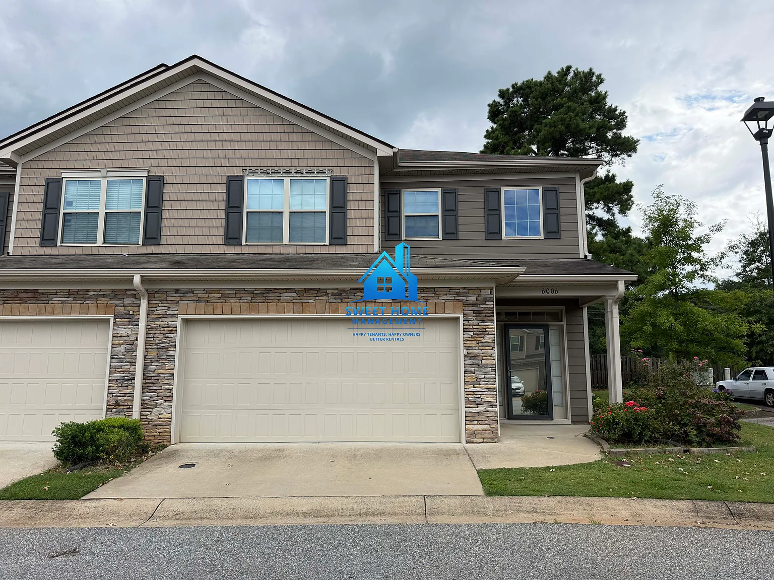 3 bed, 1959 sqft, $2,200 — Photo 1