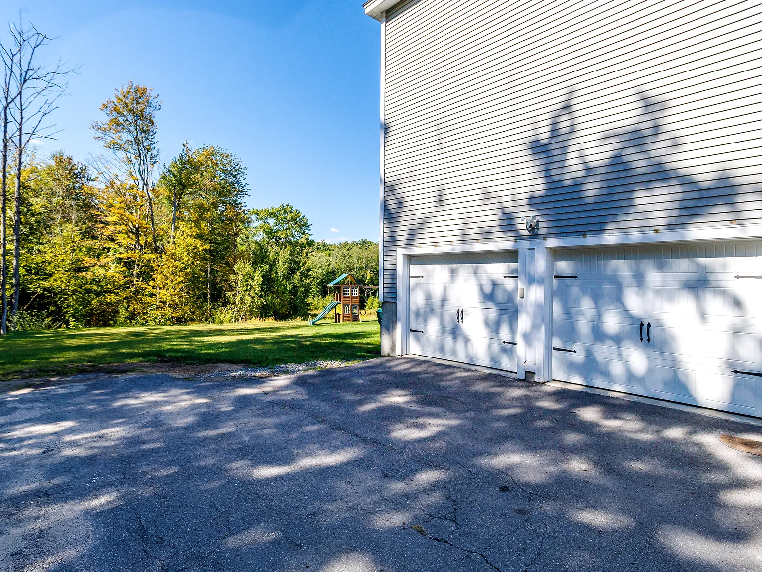 3 bed, 2319 sqft, $3,500 — Photo 3