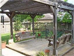 ENJY THE GARDEN VIEW