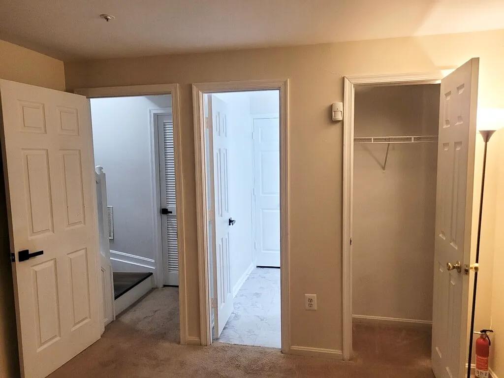 3 bed, 2.5 bath, 1800 sqft, $2,700 — Photo 3
