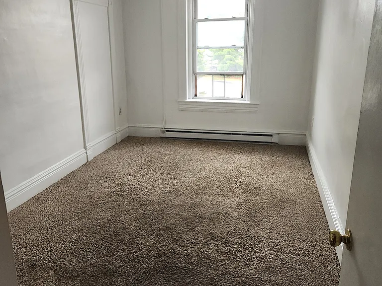 1021 E Main St #9 — Photo 3