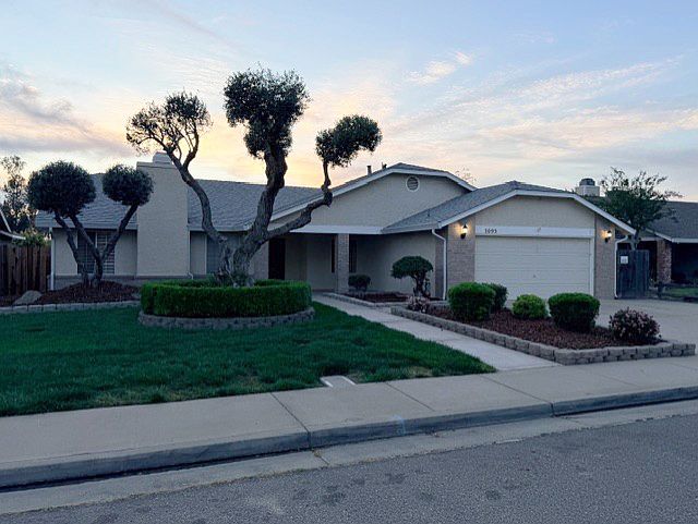 1st image of 3093 Beech Dr