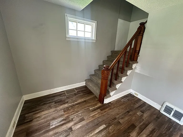 809 W Linden St — Photo 13
