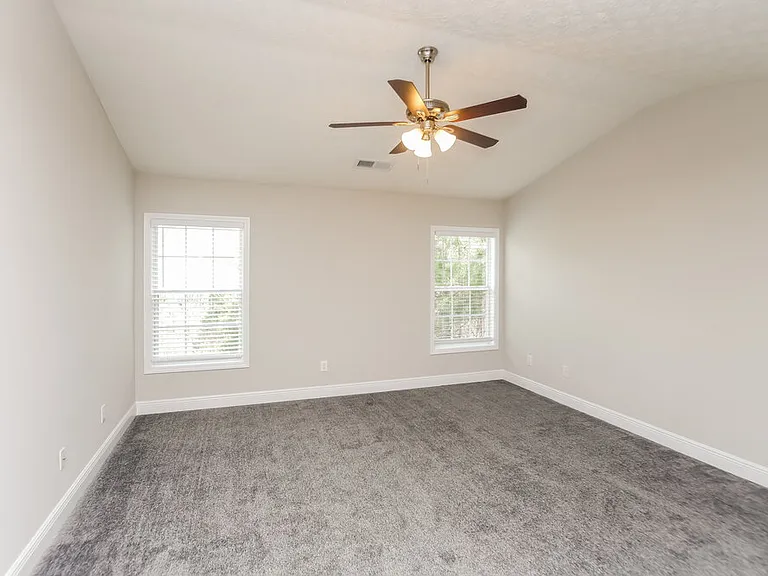 7038 Hillcrest Chase Ln — Photo 10