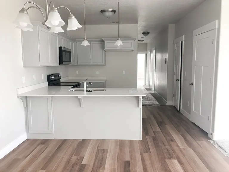 4216 W McKellen Dr #102 — Photo 2