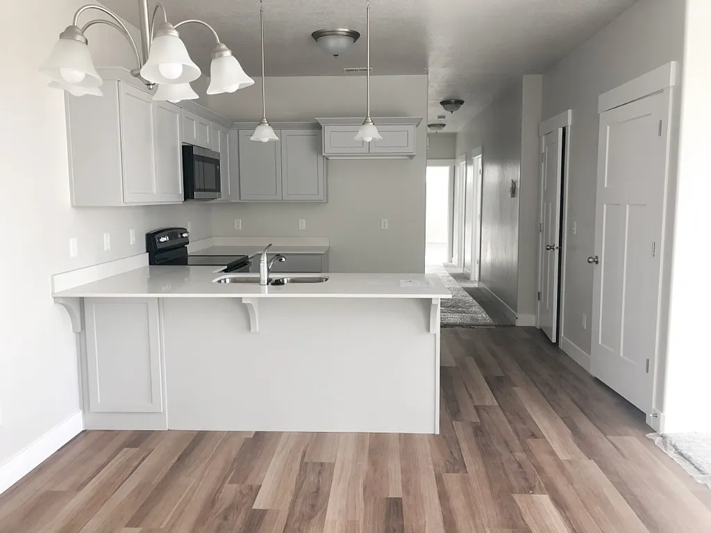 Building Photo - 4216 W McKellen Dr #102