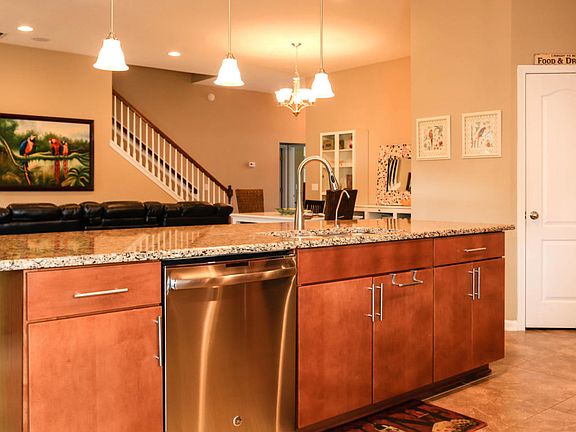 5th image of 605 Sapora Cir