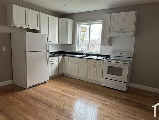4 bed, 1700 sqft, $3,000 — Photo 2