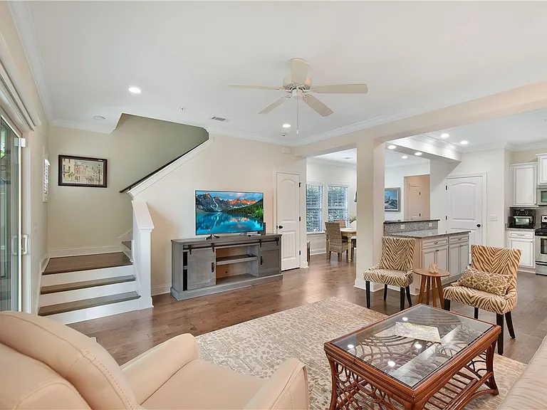 510 Mariners Cir — Photo 12