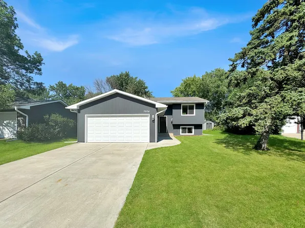 7664 Capetown Plz, Woodbury, MN 55125