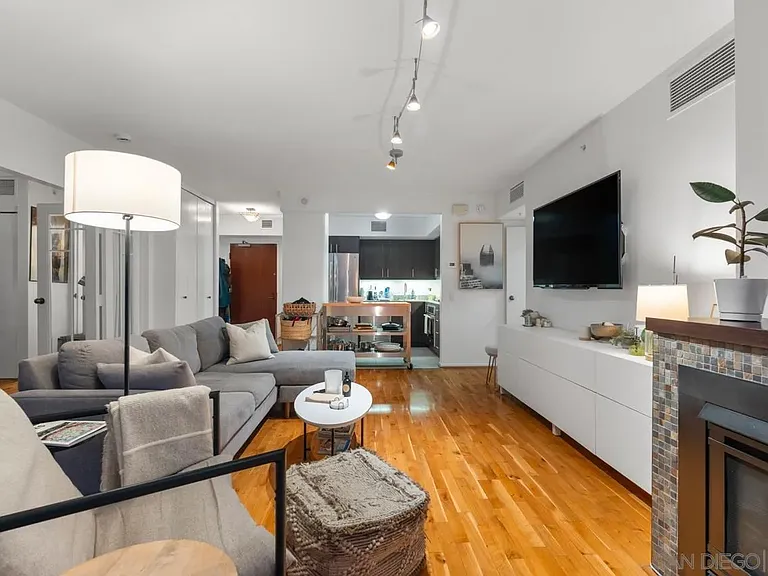 500 W Harbor Dr #504 — Photo 13