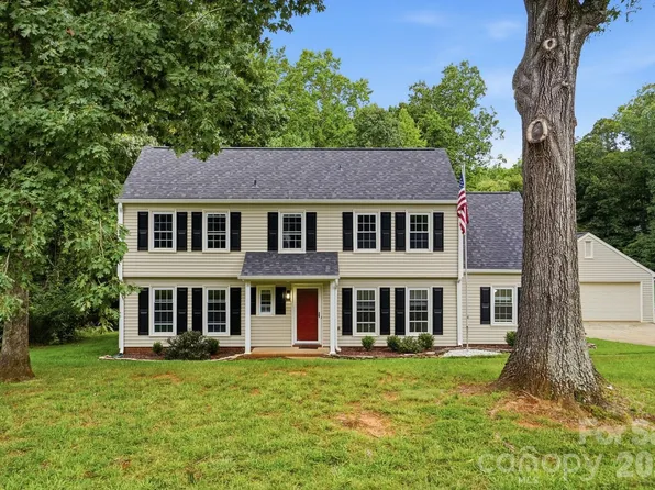 10211 Meadow Hollow Dr, Mint Hill, NC 28227