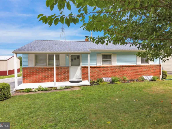 2063 Meadowfield Dr, Lebanon, PA 17046