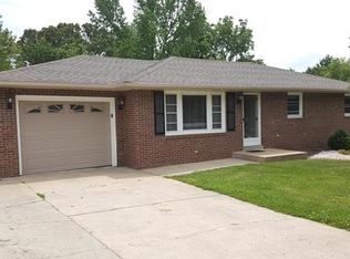2104 Easy St, Highland, IL 62249
