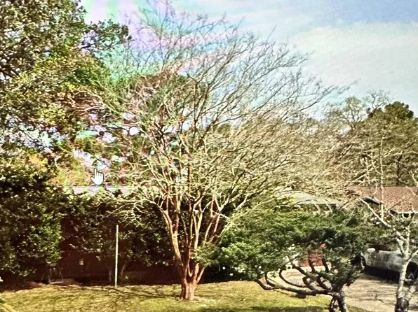 325 Woodland Ave, Mary Esther, FL 32569