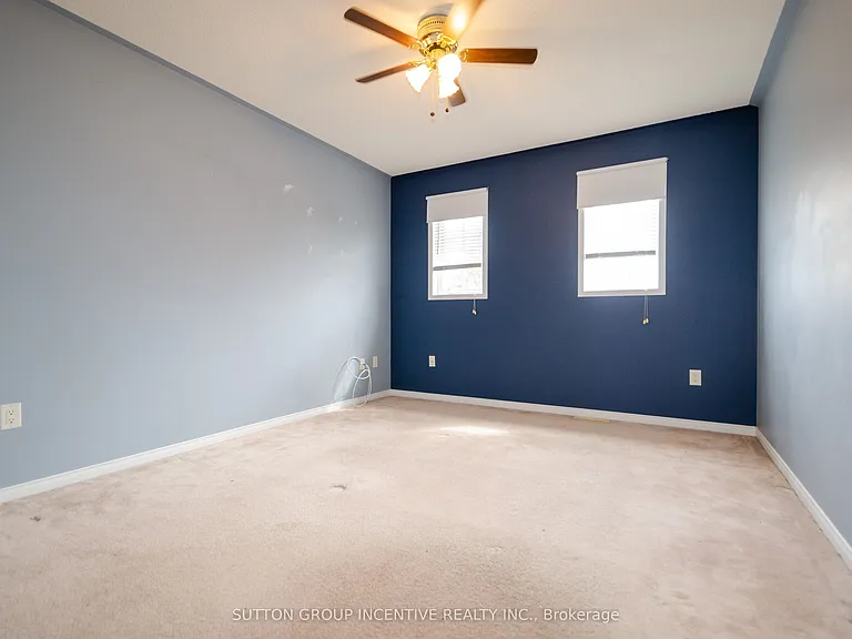38 Harwood Dr #UPPER — Photo 18