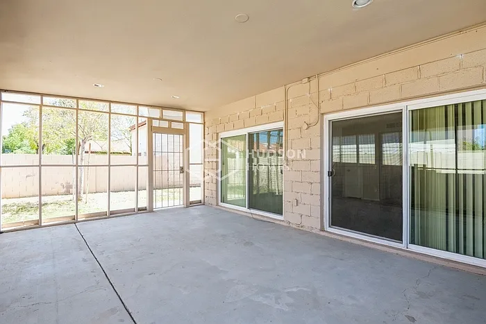 2708 W Temple St — Photo 15