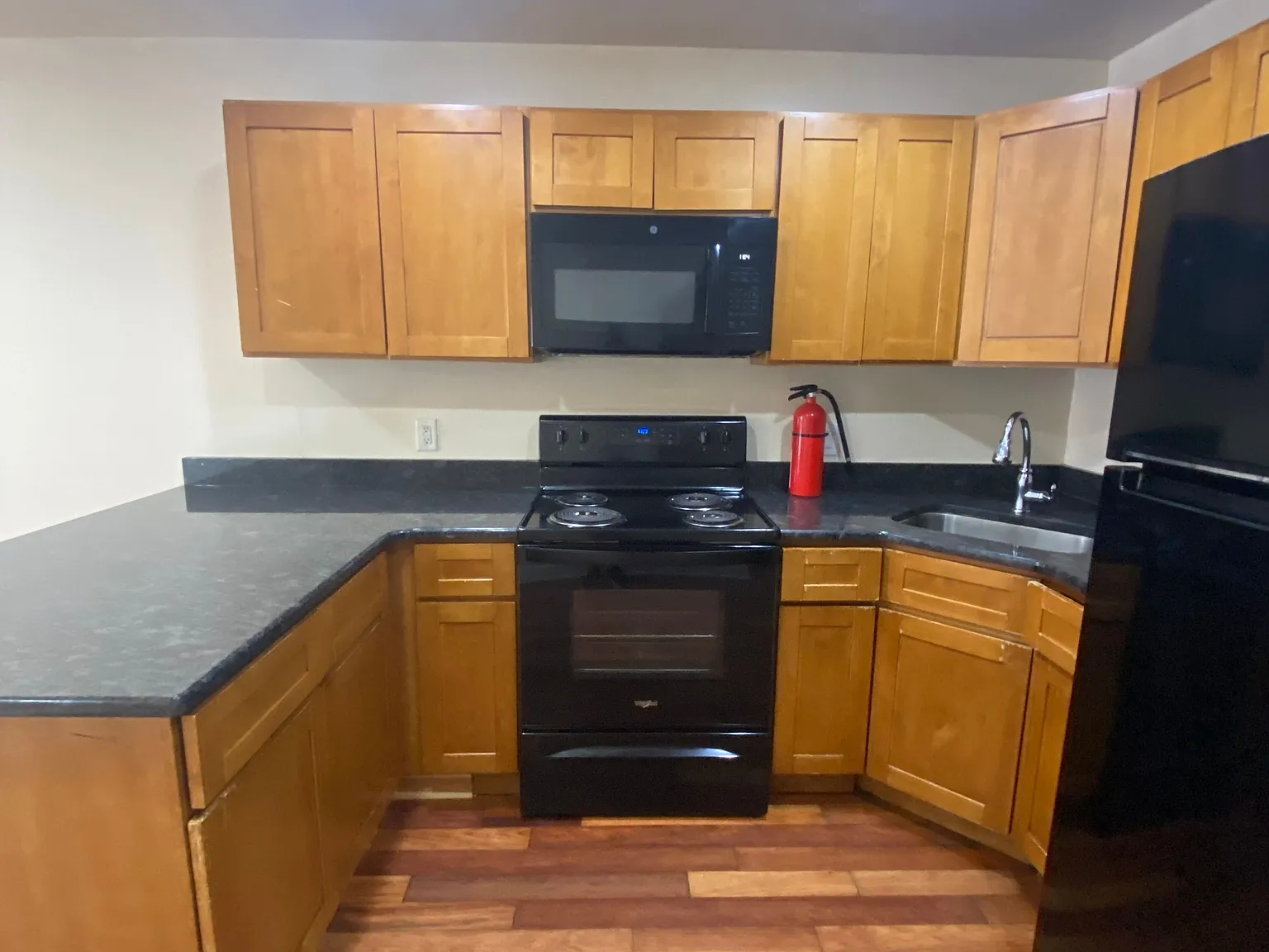 4 bed, $2,000 — Photo 2