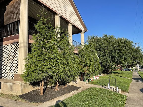2nd image of 462 Watervliet Ave APT 1