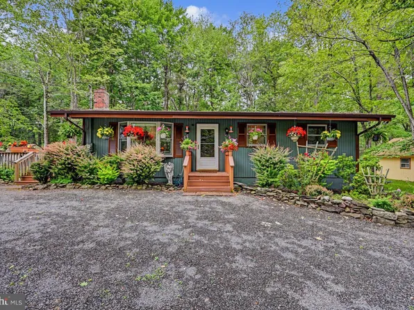 167 Tommys Ln, Pocono Lake, PA 18347