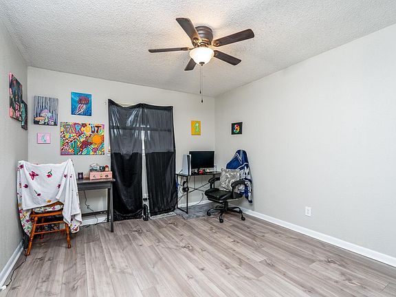 4th image of 225 N La Salle Dr