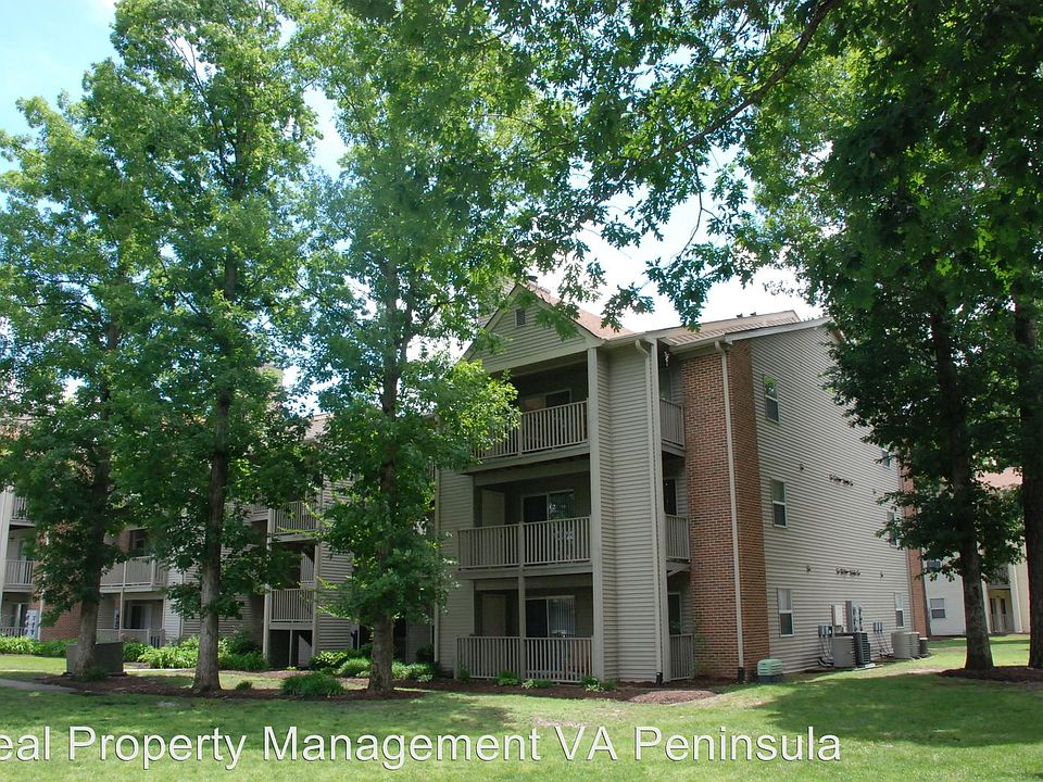 1st image of 537 Pineland Cir APT 303