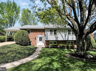8 W Winding Hill Rd, Mechanicsburg, PA 17055