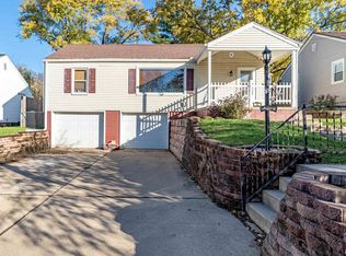 317 Creve Coeur Ct, Creve Coeur, IL