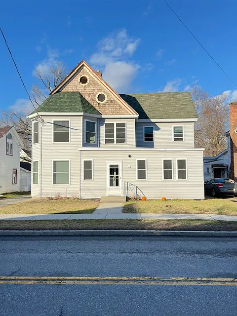 1 bed, 900 sqft, $1,200 — Photo 3