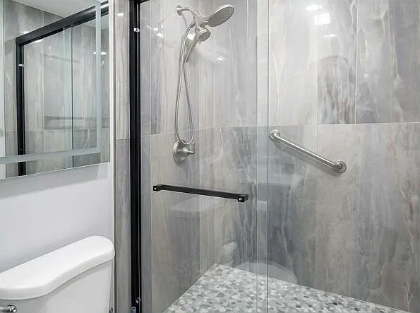 25 Upminster #25-B — Photo 10
