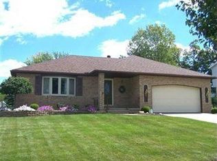 7769 Cocoa Dr, Parma, OH 44134