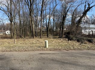 Pershing Ave NW, Massillon, OH 44646