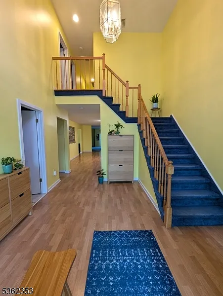 3 bed, 2.5 bath, 2993 sqft, $3,800 — Photo 2