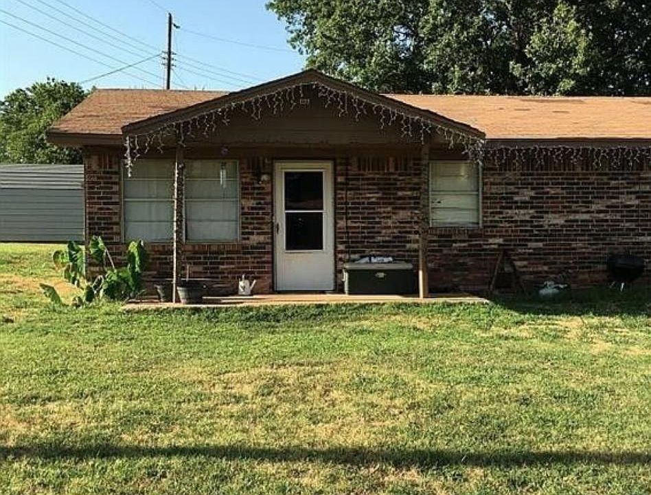 2nd image of 1322 Hillcrest #1