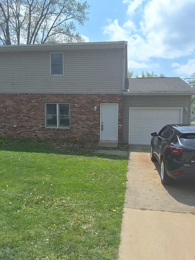 4816 Pershing Ave photo 1