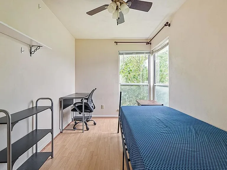 1470 Seneca Dr #F — Photo 10