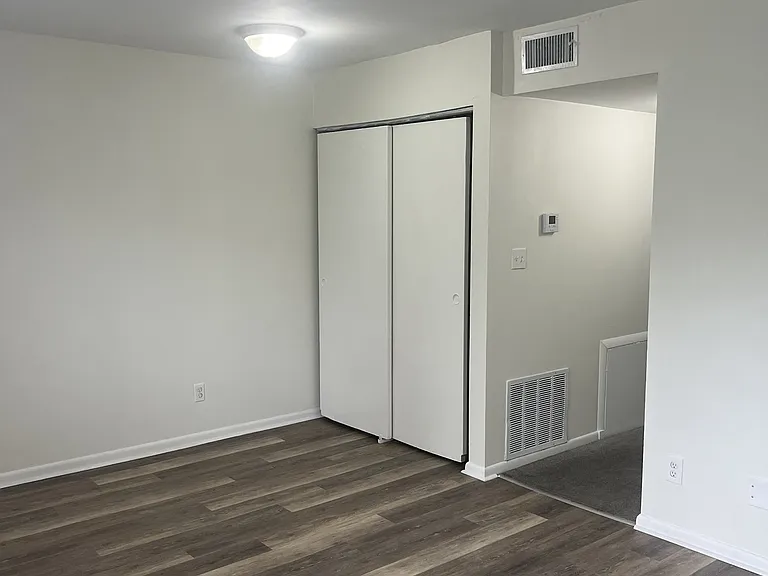 1038 Cherry Dr #3 — Photo 2