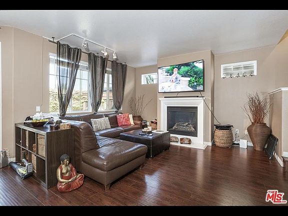 4th image of 3681 W Chapman Ln