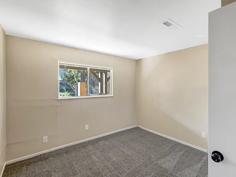 850 Devisadero St #B — Photo 11