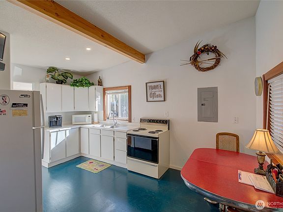 5th image of 22604 S Place