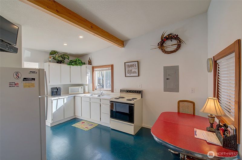 5th image of 22604 S Place