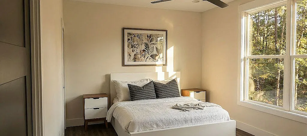 6 bed, 4358 sqft, $4,950 — Photo 2