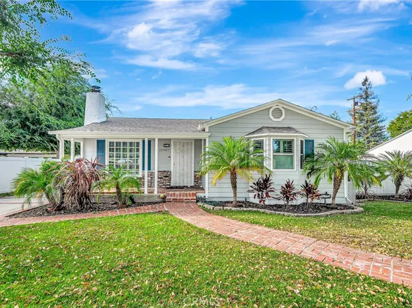 22907 Leonora Dr, Woodland Hills, CA 91367