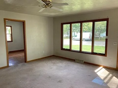 3 bed, 1040 sqft, $1,800 — Photo 2