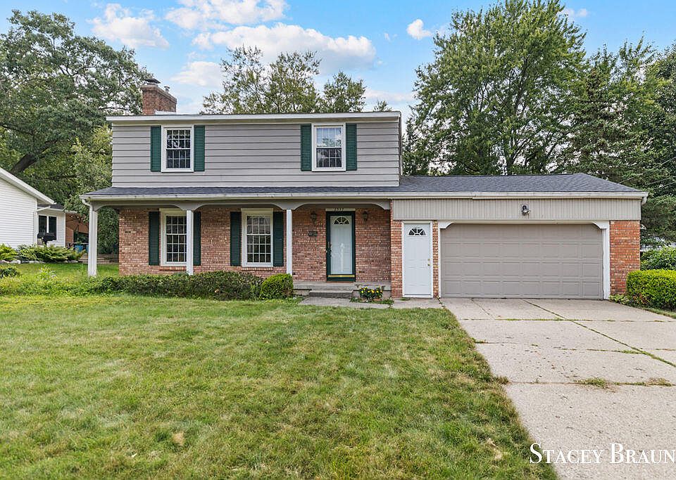 1st image of 2357 Cambridge Dr SE